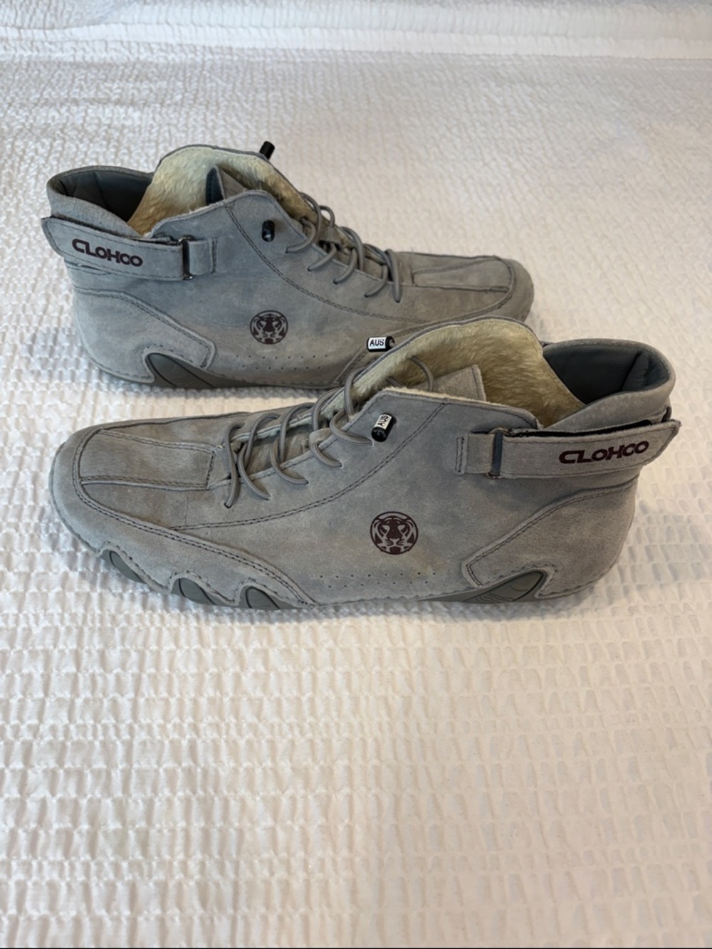 Clohoo Men’s Gray Suede High-Top Sneakers